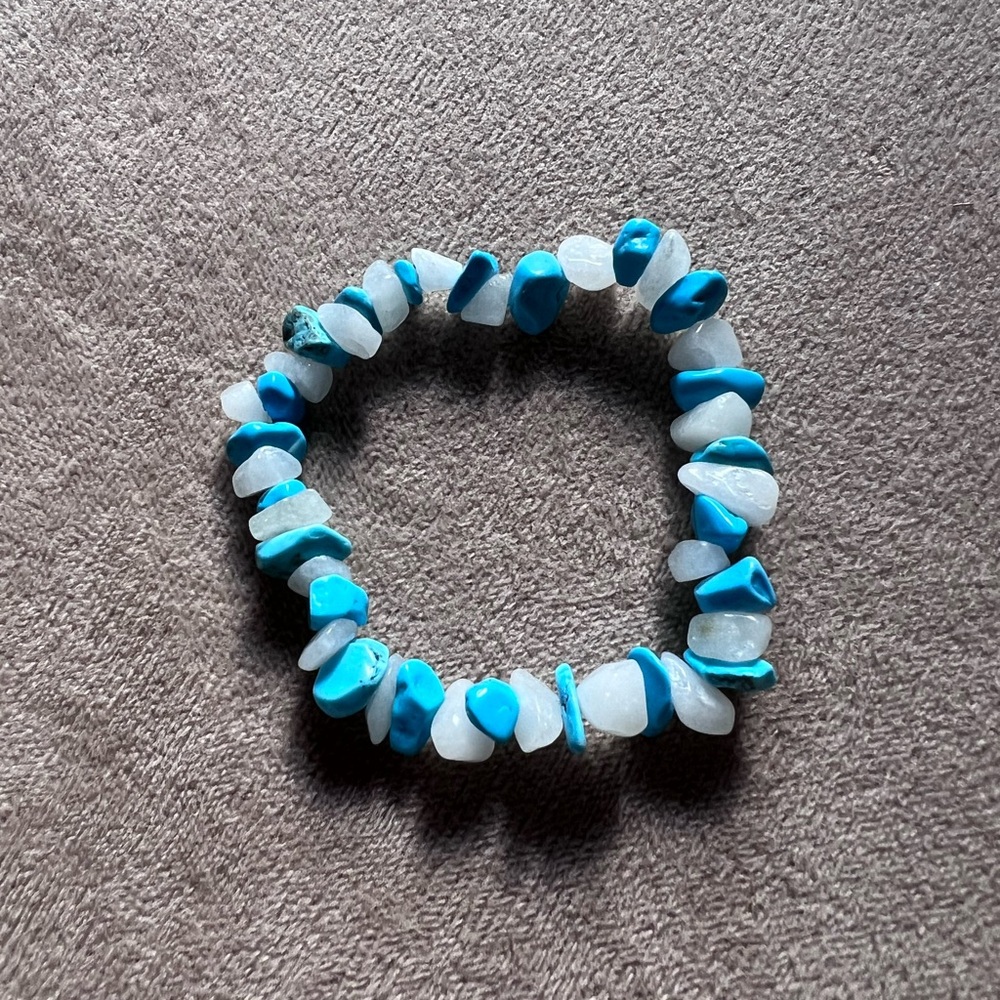Handmade Lovely Natural Blue Turquoise & White Jade Beaded Bracelet, Size 7” - Picture 2 of 4